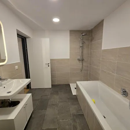 Aldrans With 3 Bedrooms * 인스브루크